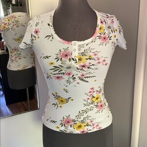 🎀5 for $25🎀 GUESS Floral Print Women's Top